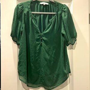 Ann Taylor Loft Women’s Size Medium Blouse Shirt button V neck Green Emerald
